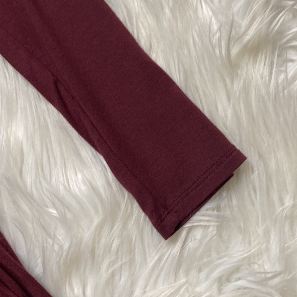 Abercrombie & Fitch dress is a faux wrap front viscose in burgundy color, lXS - Picture 7 of 8